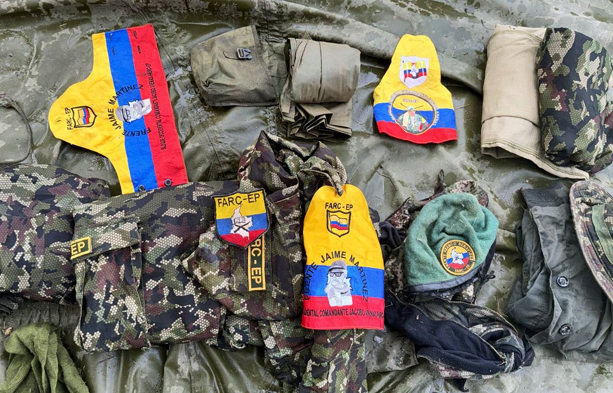 Ejercito_Div3's tweet photo. #LoÚltimo | La ofensiva que mantienen las tropas del @COL_EJERCITO en el sur del #Cauca deja como resultado la neutralización de cinco integrantes del GAO-r Jaime Martínez y tres más heridos.

Las maniobras ofensivas adelantadas por los soldados ante un ataque indiscriminado contra la población de la vereda Lomitas, en Balboa, permitió asestar un contundente golpe contra este grupo armado ilegal. 

El despliegue operacional continúa en la zona para contrarrestar acciones delictivas y proteger así a la población.