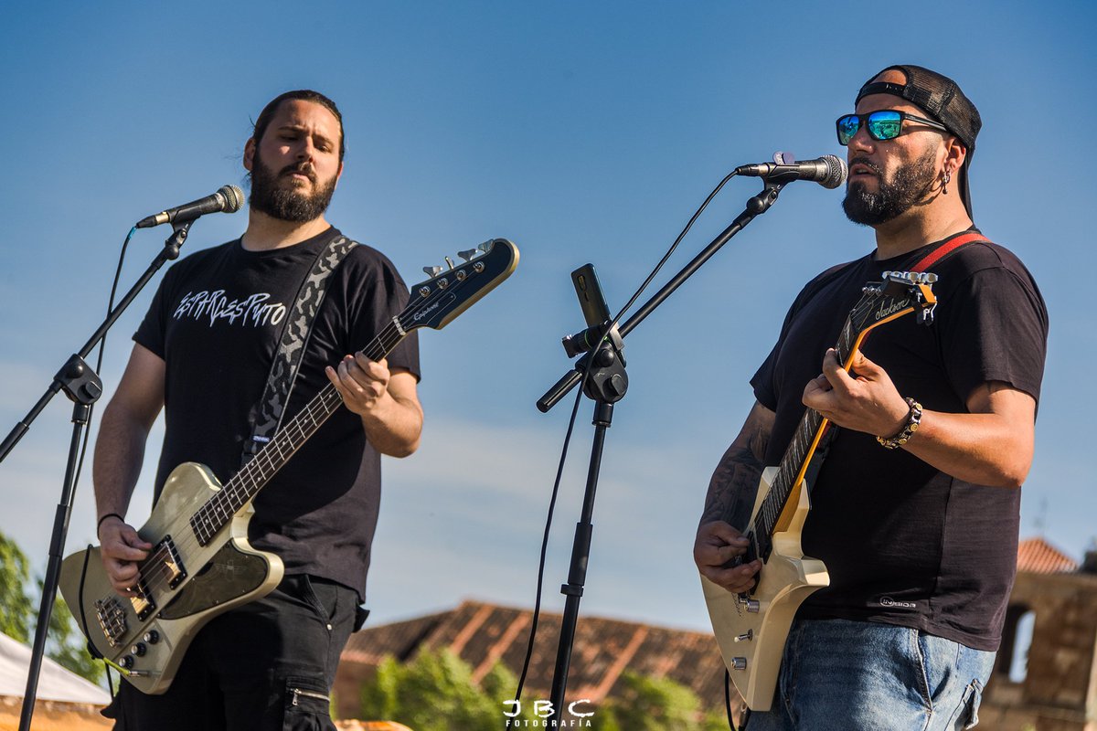 Esparcesputo en La Lenteja Metálica.

#photography #livemusicphotography #musicphotography #concertphotography #salamanca #liveconcertphotography #blackandwhitephotography #rockphotography