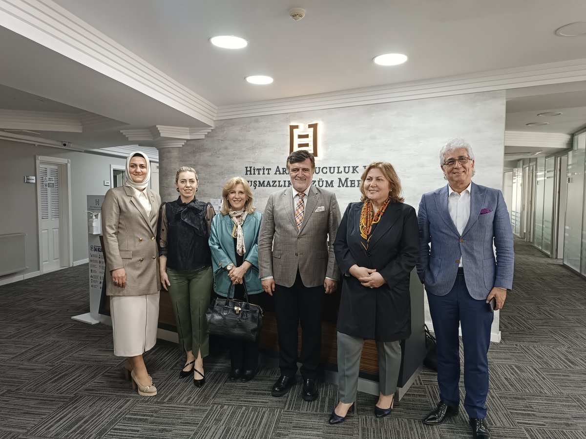 tdarbbirligi's tweet photo. ...
Türk Dünyası Arabulucular Birliği haftalık olağan Yönetim Kurulu toplantısı kurucu tüzel kişi üyemiz HİTİT Arabuluculuk Merkezi'nde yapılmıştır. 

HİTİT Arabuluculuk Merkezi'ne ev sahipliğinden dolayı teşekkür ediyoruz ... https://t.co/rGIeR0xAMi