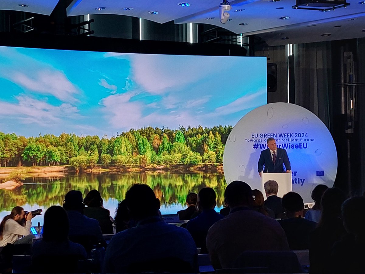 'Water #resilience will require a wide-ranging dialogue with all stakeholders, to avoid polarisation and identify challenges and possible solutions for governing #water use in the public interest' said @MarosSefcovic to kick start the #EUGreenWeek 💧🇪🇺