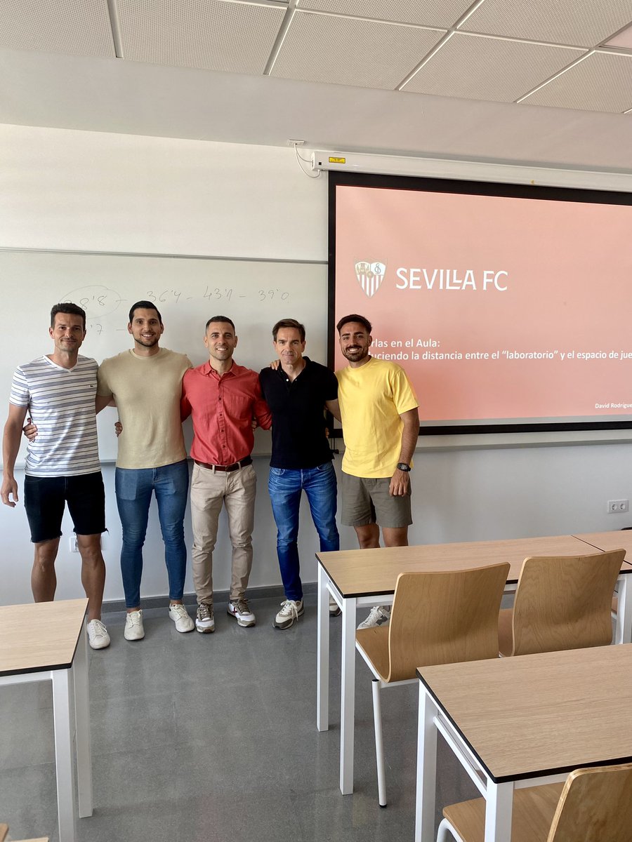 🤝🏻 Encantados de recibir a David Rodríguez Rosell, Director Departamento de I+D+i del Sevilla FC.

⚽️ Espectacular “Charla de Profesionales en el Aula” en el marco de la asignatura de Entrenamiento Físico-Deportivo🔝

👨🏻‍🏫 Seguimos fortaleciendo las sinergias con <a href="/drodriguezrosel/">David Rodríguez Rose</a>✔️