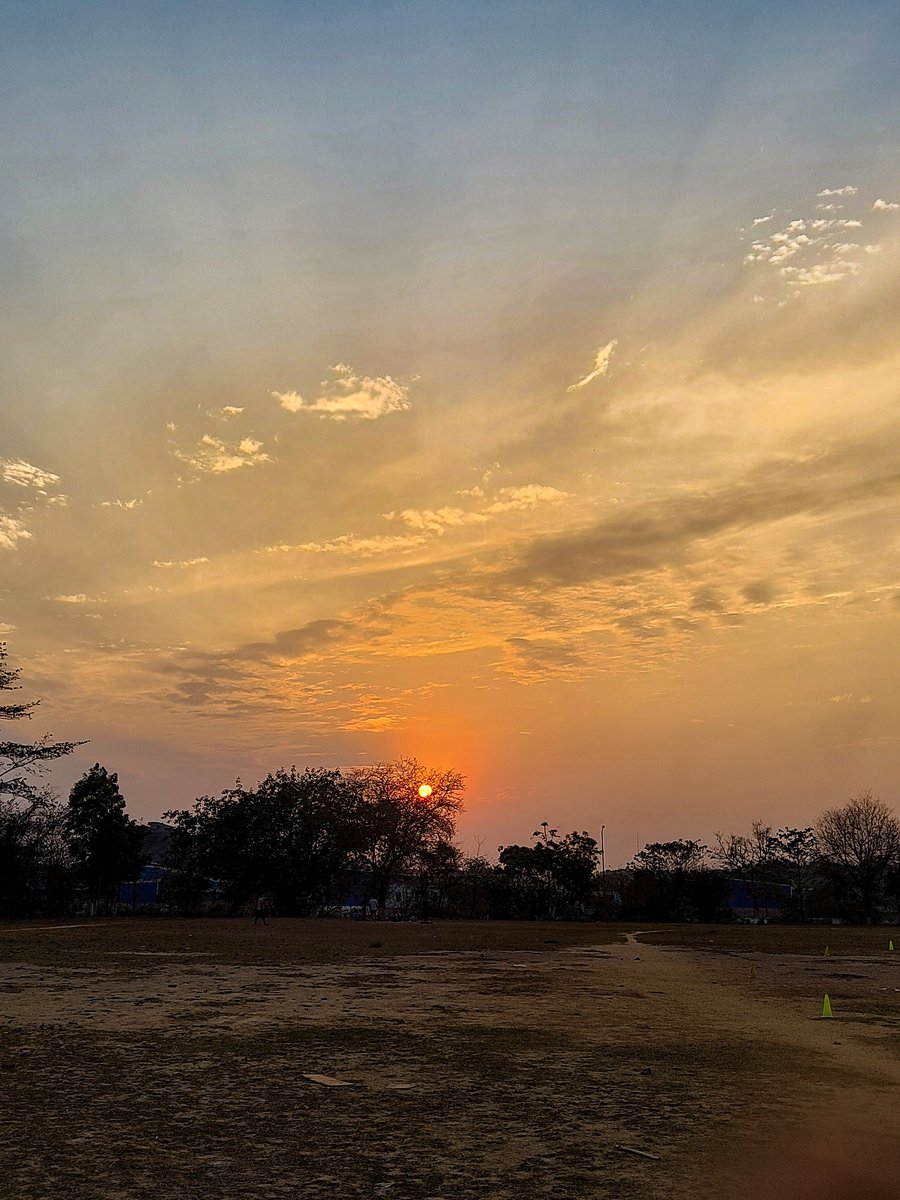 Sky these days >>>>

#photo #photography #sunset #naturalwonders #naturelove #naturephoto #naturephotgraphy #evening #ChillVibes