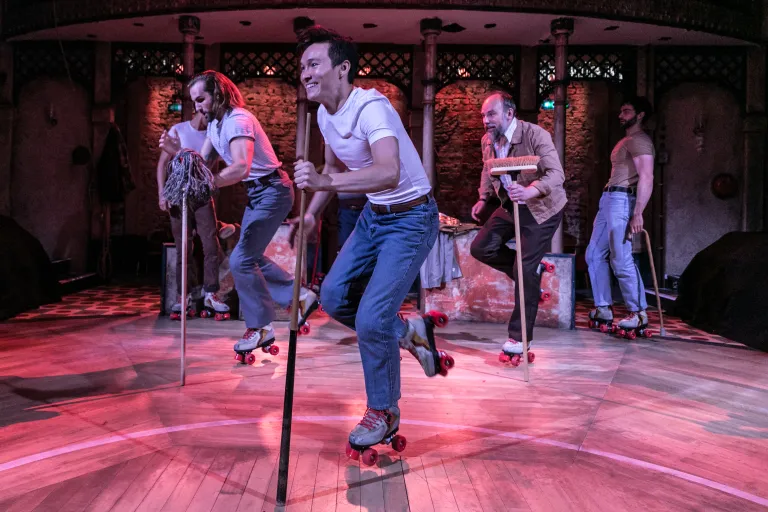 thespyinthestalls tweet media