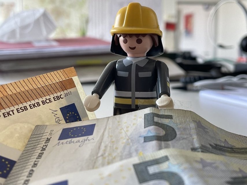 Social Security & Labor Minister Monika Navickiene forecasts that the minimum monthly wage in #Lithuania may cross the €1,000 pre-tax threshold - if Brussels agrees. This will surpass the poverty risk threshold & come into force in 2025 but yet to be finalised. The Farmers &