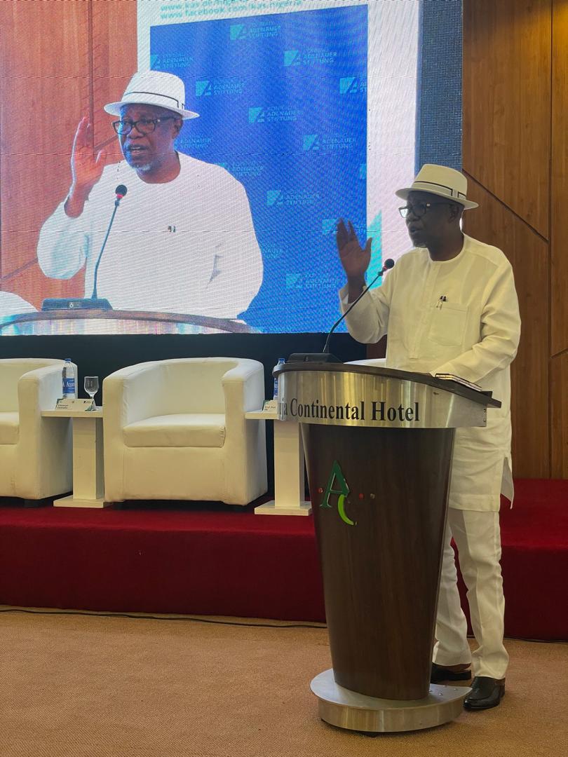 GERinNigeria's tweet photo. At the roundtable conversation-'How To Grow Nigeria's Economy', hosted by @KASNigeria this week, @HonIhonvbere, @StefanRouenhoff of 🇩🇪National Parliament, @officialNESG CEO and key note speaker, @ScholarPraxis, and the distinguished panelists shared deep insights on the subject. https://t.co/pCv61PHogN