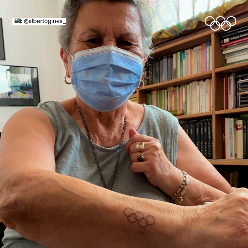 juegosolimpicos's tweet photo. El amor de una abuela y el tatuaje de los anillos olímpicos 🔵🟡⚫️🟢🔴

En el nuevo podcast de los #JuegosOlímpicos, el escalador español Alberto Ginés, medallista de oro en #Tokyo2020, nos relata una historia emocionante.🎙️🇪🇸🧗‍♂

El episodio completo aquí. ⬇️

#RoadToParis2024