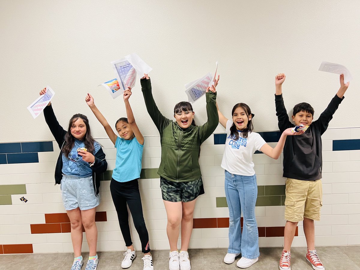rmarrero_PHE's tweet photo. Extremely proud of these kiddos! “Hero 2 Hero Student Ambassador”   #MissionIsPossible #TeamSISD https://t.co/oMypA1r7pU