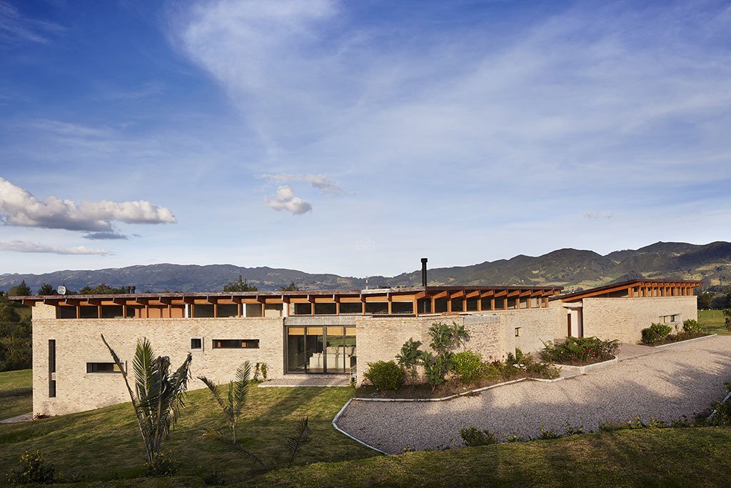 Una pausa.

#MiercolesEnladrillado

Casa El Retiro.
✏️ David Restrepo Arquitectos.
📌 Subachoque, Cundinamarca - Colombia 🇨🇴.
📆 2018.