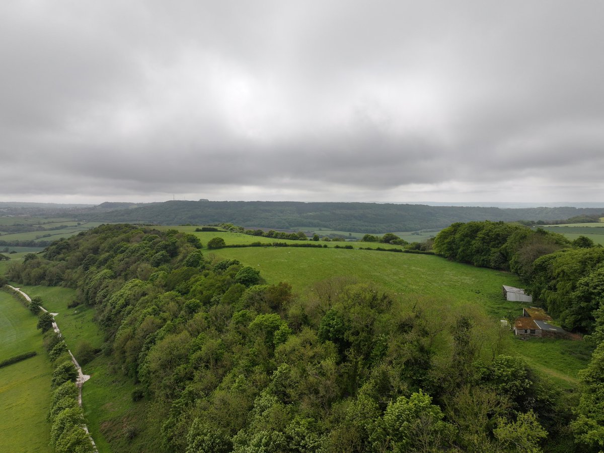 Enjoy the stunning view over Scalby Nabs towards Raincliffe Woods! 🌳✨ Perfect for walking and exploring the local area.
#ScalbyNabs #RaincliffeWoods #RouteYC #ScenicWalks #ExploreUK #NatureLovers