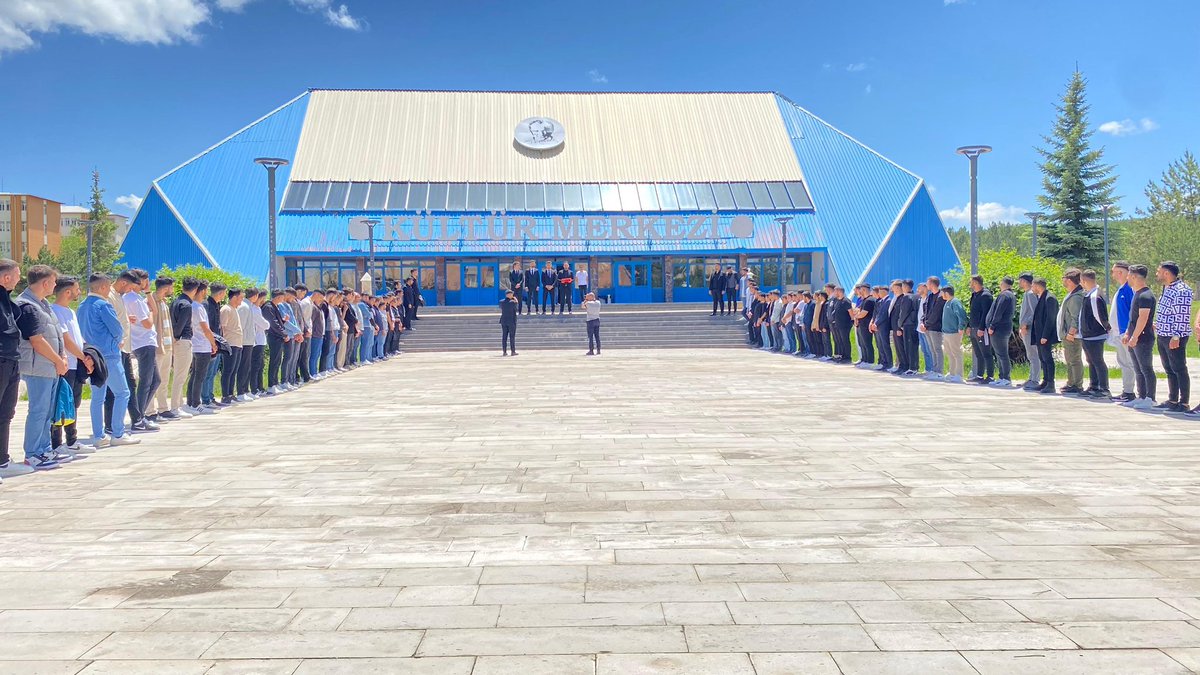 cuulkuculeri58's tweet photo. Üniversite Başkanımız Osman Cansever’in takdirleri ile iki yıldır Üniversite ikinci başkanlığı yapmakta olan Ahmet Dursun reis görevini Rasim Görkem Kocabay ve Hakan Kavak reislere devretmiştir. Emeklerinden dolayı Ahmet Dursun reise teşekkür ederiz.

@Rft_Klkn58 
@_Osman01_ https://t.co/G83xWVfQGy