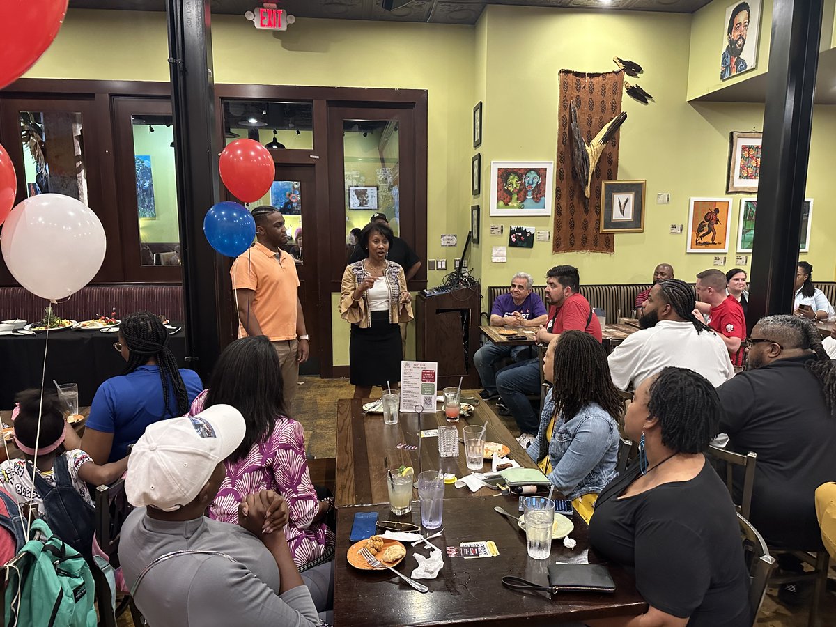 We thank our endorsed candidates @trayonwhite @RobertWhite_DC @Eboni_RoseT for attending yesterday's @WTUTeacher endorsed candidate reception and emphasizing the importance of public education. Thank you @Janeese4DC for sending Shannon Talbert on your behalf! Lastly, thank our