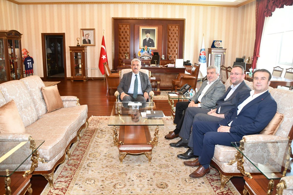 Kırıkkale Valimiz Sayın <a href="/makasmehmet34/">Mehmet MAKAS</a> beyfendiyi makamında dostlarla birlikte ziyaret ettik. Misafirperverliğinden dolayı sayın valimize teşekkür ederim <a href="/FatihBabagiray/">Fatih Babagiray</a>