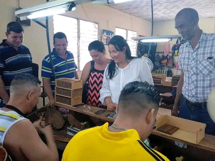 Feliz día del Trabajador tabacalero 🎊🇨🇺. 
En especial a los trabajadores  de la Fábrica de Tabaco "Bernarda del Toro " de Jiguani .
#La herencia que nos une 
#CubaEsRevolucion 
#PCC Jiguani