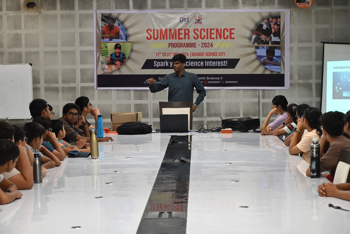 GujScienceCity's tweet image. Modern Living with Smart Solutions: Students Explored the Use of IoT Technology in Home Automation Workshops Through Hands-On Activities.  #SummerScienceProgram #chalosciencecity @indiadst @dstgujarat @jbvadar @InfoGujarat @drvrajesh