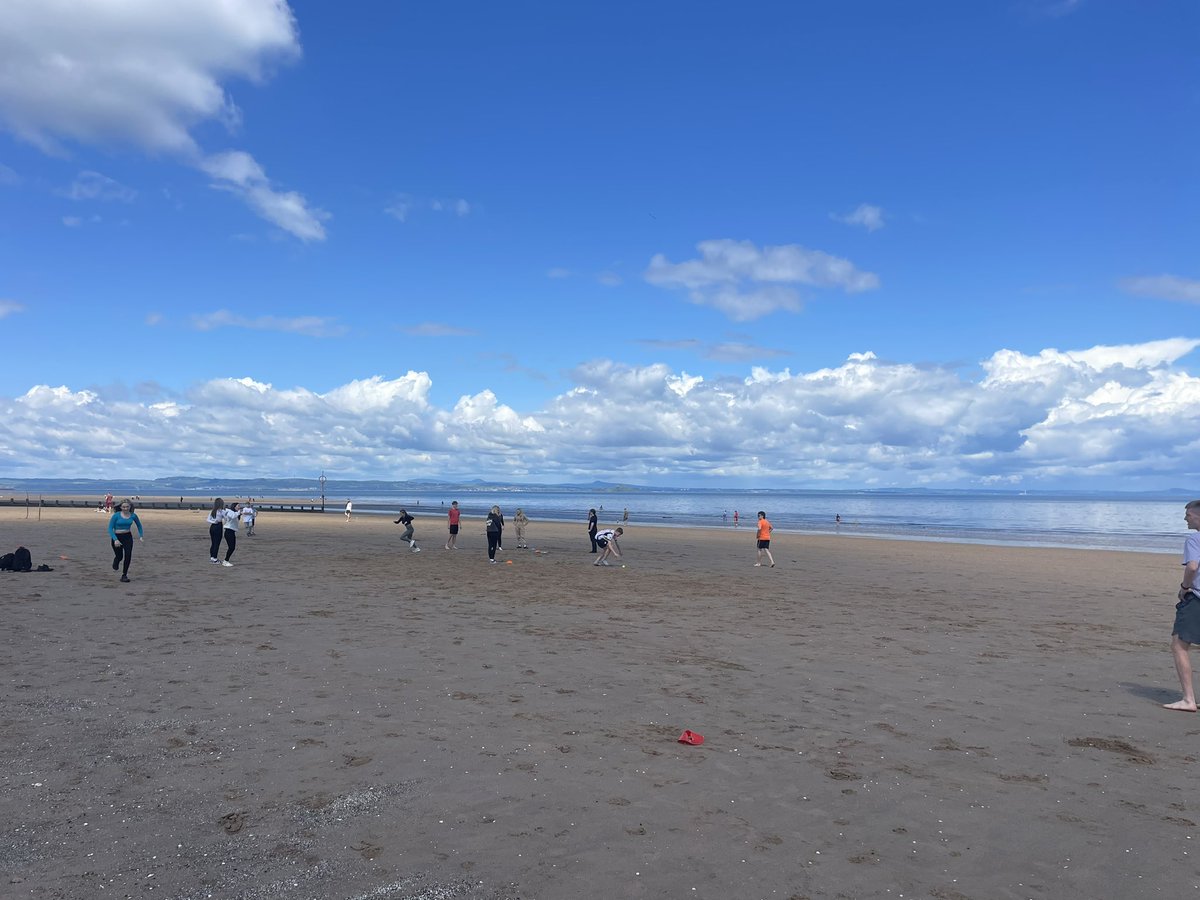 MissGibson_PE's tweet photo. Portobello Beach Trip with some 3rd years today! Football and rounders played, arcades trip and pizza eaten! ☀️⚽️ #ProudtobeRoss @rosshigh @MackintoshPE https://t.co/aivoyiI2F4