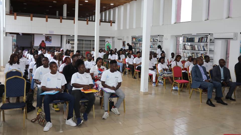 Nos 70 étudiants ont perfectionné leurs compétences en présentation et communication lors d'un atelier dédié dans le cadre de l'ODD challenge! Merci à @Deloitte pour cette opportunité incroyable. Prêts à pitcher des projets innovants pour un avenir durable!