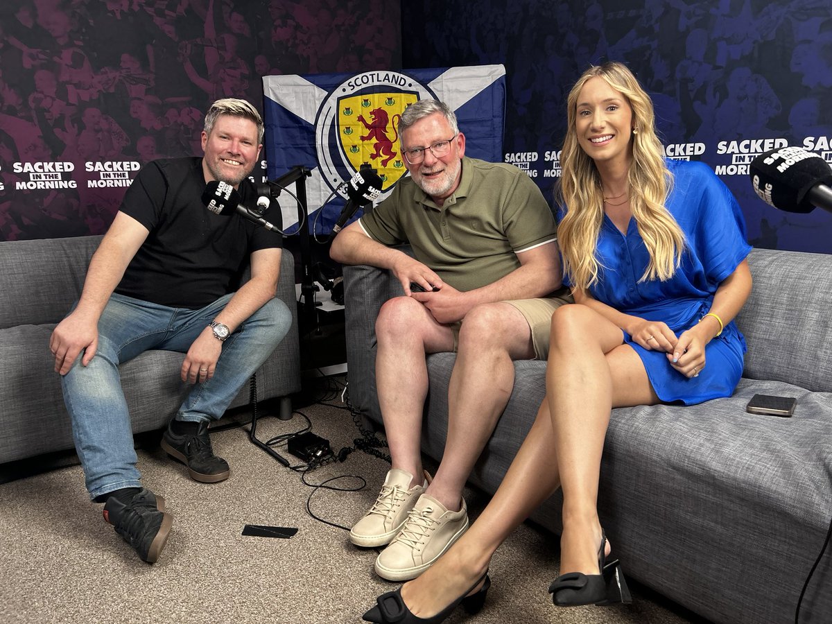 Absolute joy chatting with @AmyJIrons and Craig Levein today. Always said Craig was my favourite Scotland manager. (frantically deletes tweets)