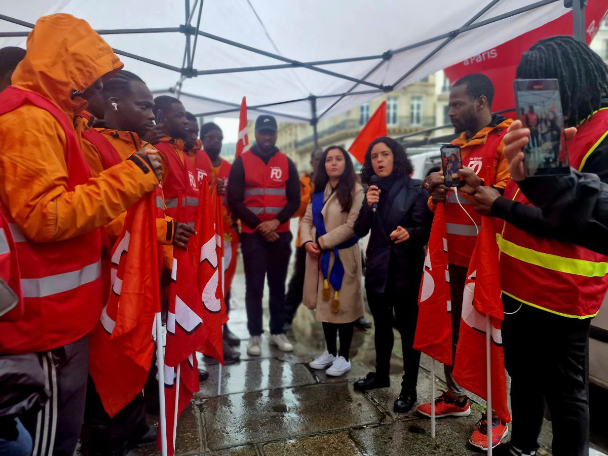 Aux côtés des salariés Just Eat, je m'engage solennellement pour la liste @FranceInsoumise que je conduis à lutter contre l'ubérisation. Avec ma collègue @leilachaibi qui a obtenu la directive 🇪🇺 sur les travailleurs des plateformes, nous continuerons la lutte !