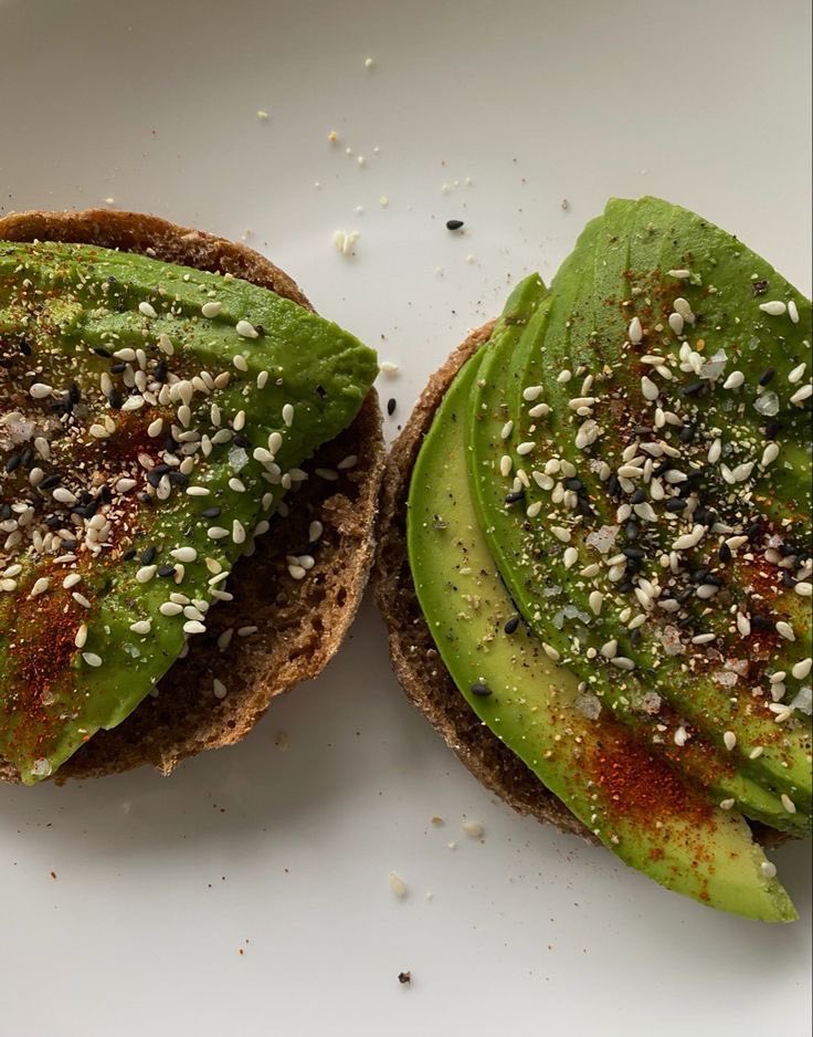 samihealthclub's tweet image. Every time you eat it is an opportunity to nourish your body.