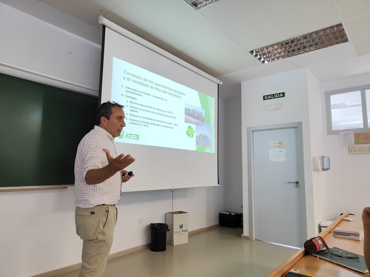 Una nueva jornada de formación para futuros técnicos, por parte de <a href="/ateb_es/">ATEB</a>, esta vez en la <a href="/epsb_uco/">Escuela Politécnica Sup. de Belmez Univ. Córdoba</a>. Con <a href="/mineroviejo/">Mineroviejo</a> y Rafa Martínez de <a href="/eiffage/">Eiffage</a> como artistas invitados. ¡Gracias a la Escuela y a su director, José Ramón, por invitarnos y acogernos tan amablemente!