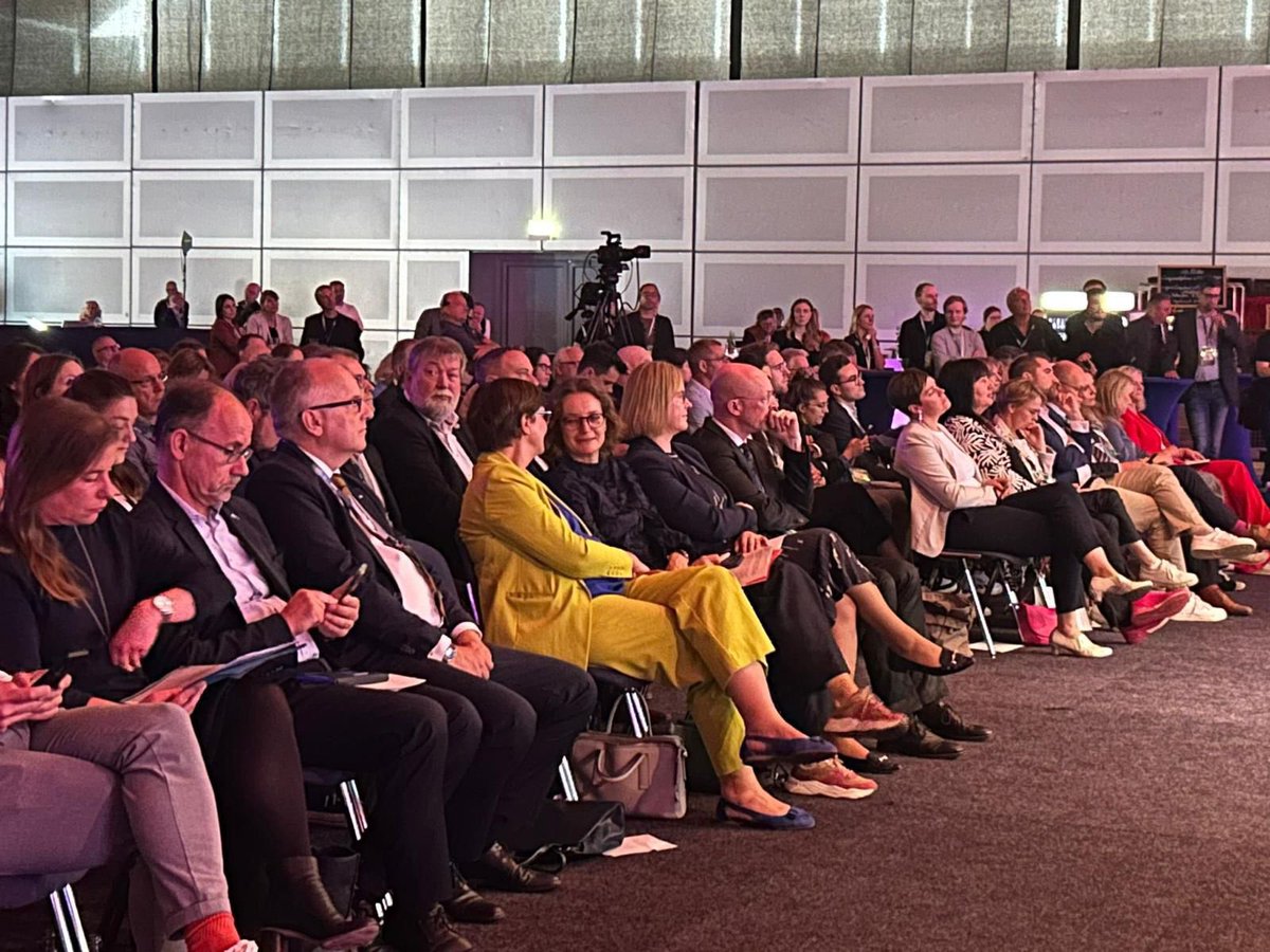 BotschafterDK's tweet image. #noerd2024: In Rostock trifft digitale Innovation heute Start-ups, Investoren, Wissenschaft, Verwaltung &amp;amp; Politik. Und für 🇩🇰 war ich mittendrin. 🚀
#dkdigi #mvtutgut