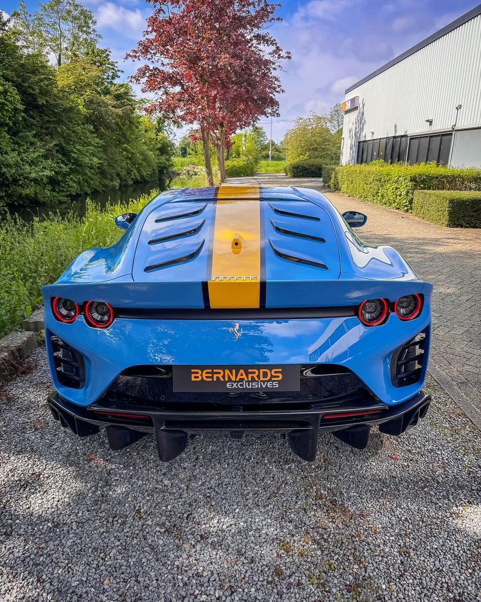 DailyFerrariTM's tweet photo. Ferrari 812 Competizione spec'd in Azzurro Le Castellet https://t.co/fY2XOI3b7u