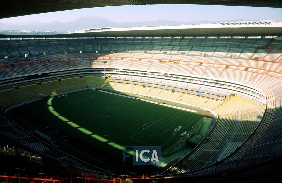 Un día como hoy pero de 1966 se inauguró el @EstadioAzteca de la Ciudad de México. ICA se encargó de la cimentación y estructura de la cubierta del estadio a través de las empresas Estructuras y Cimentaciones (ECSA) #EstadioAzteca58Años