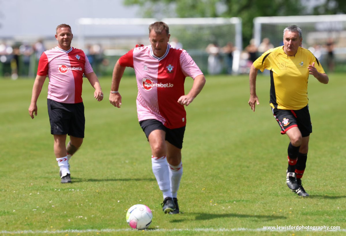Ball chasers 

#photography #sportsphotography #footballphotography #eventphotography #canonphotography #sports #southamptonsports #football #southamptonfootball #ball #saints #dailyecho #footballer #Mattletissier #saintsfc #southampton #oursouthampton #soton #afctotton