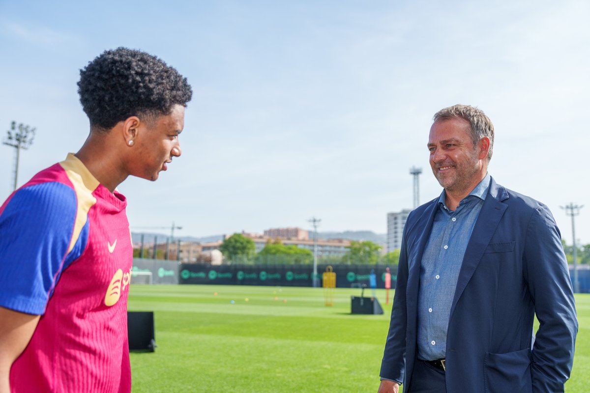 Meeting his new players 🤝
