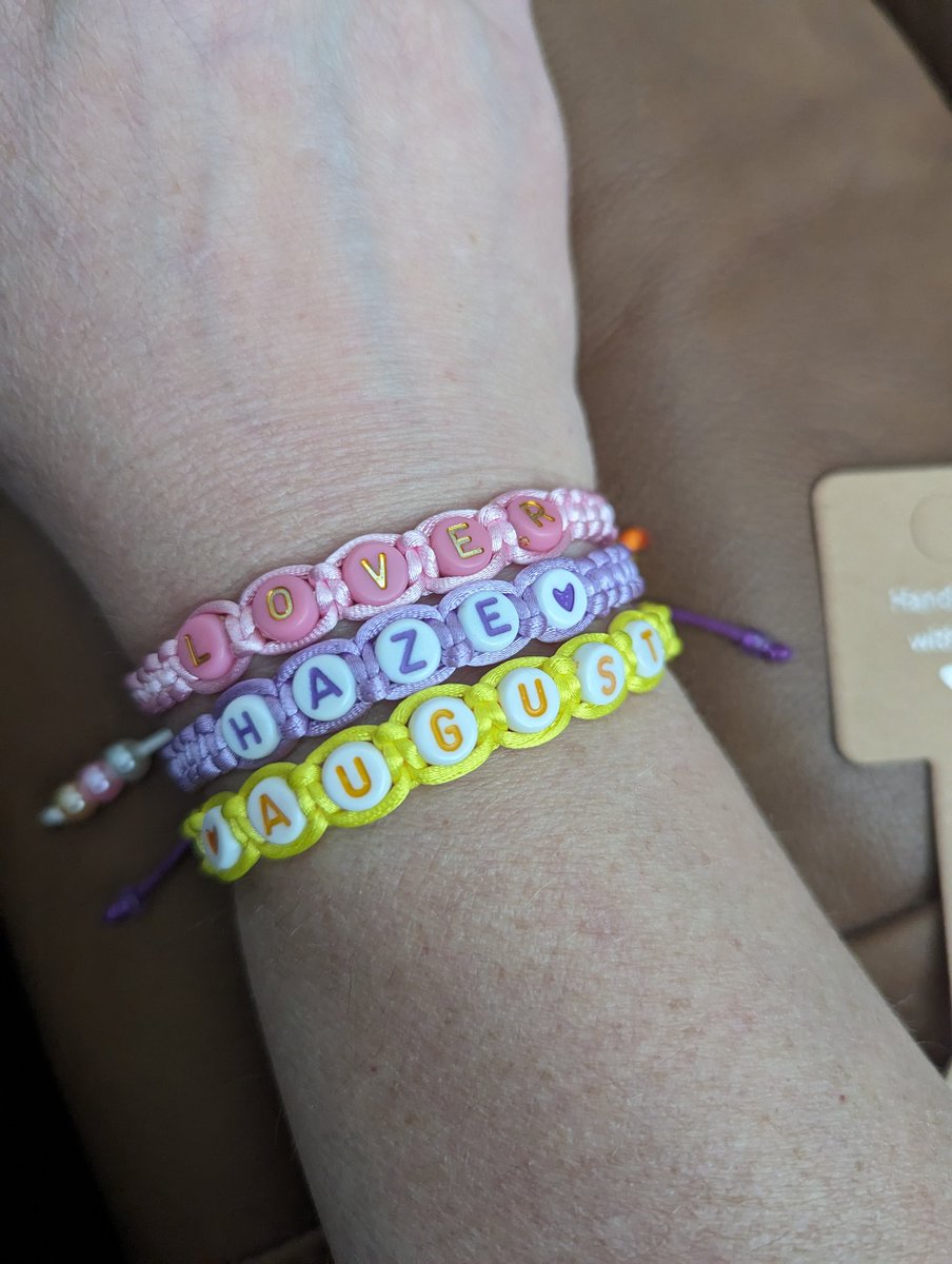 sianlewisevans1's tweet image. Anyone off to #taylorswift #ERAS concert and after some bracelets? 
£5 for a set of 3 - songs/words and colours can be personalised ♥️