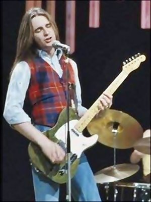 77MASH's tweet photo. #OnThisDay, 1949, born #FrancisRossi - #StatusQuo https://t.co/s5Mn1RSrcH