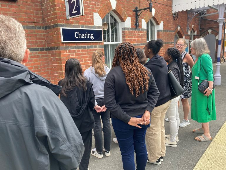 On 13th May we took a new group of @ashford_college students on a travel training trip to Charing, where they gave our station adopters a helping hand. kentcrp.org/travel-trainin…