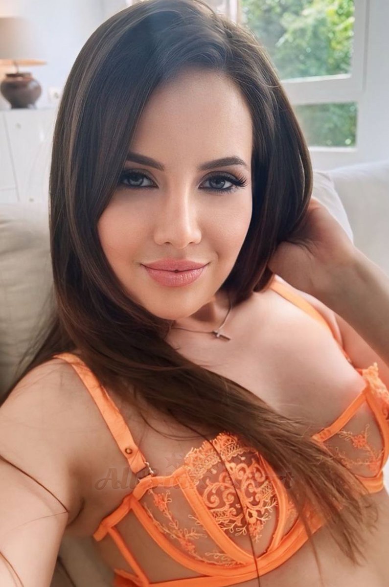 allstars4London's tweet image. Meet Alex, the definition of suave and charm. With his #magnetic personality &amp;amp; dashing looks, he will make heads turn wherever he goes. Alex knows how to make  every moment count &amp;amp; is guaranteed to leave a lasting impression.  📷📷 #Alex #VIPModel
allstarsescorts.co.uk/escort-london/…