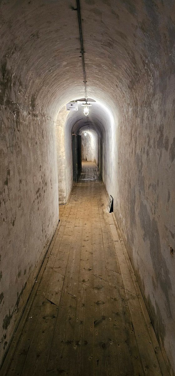 MrC_Copperpot's tweet image. Landguard Fort - Today's stop off. Spot of lunch and a little look inside this British Heritage Fort.
The weather was onside too, blue sky's all round :)
#LandguardFort #BritishHeritage #History #WW1 #WW2 #ColdWar