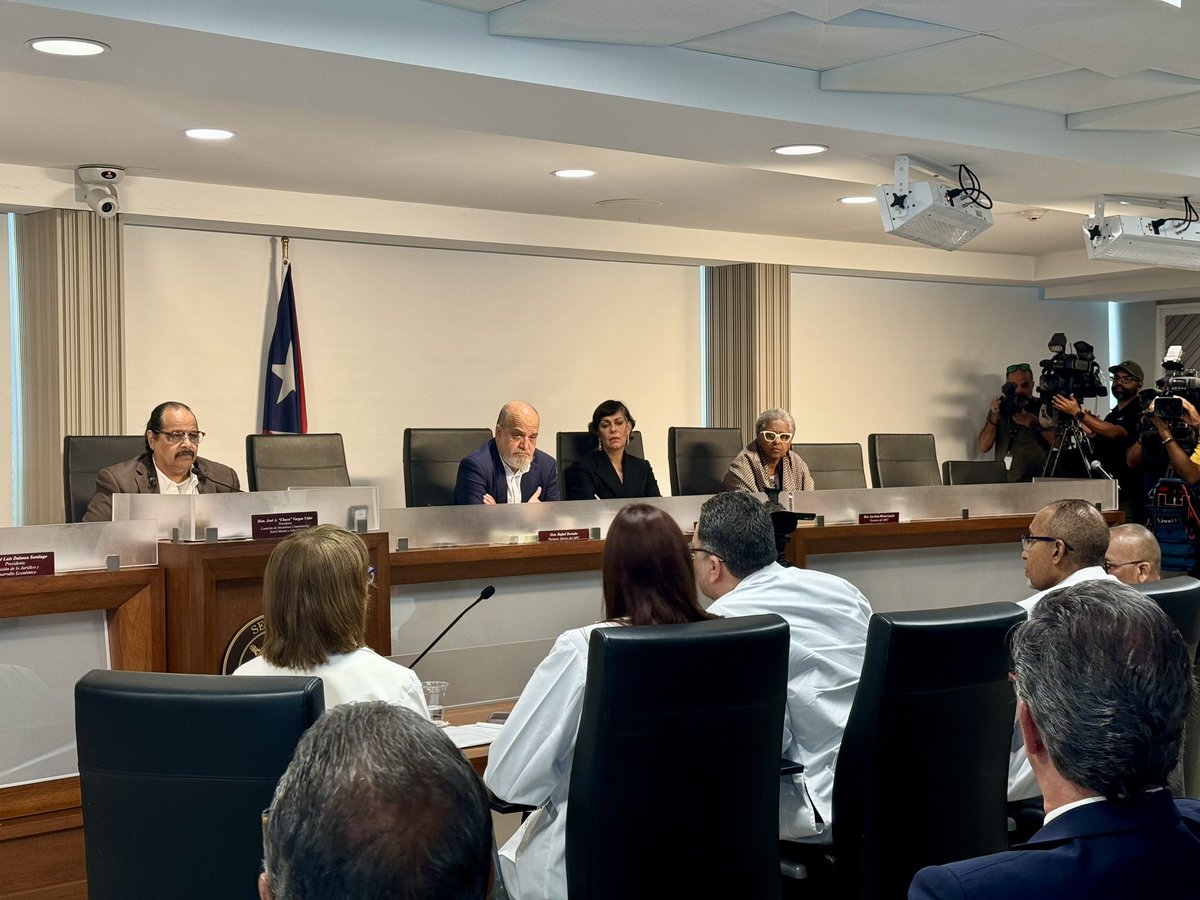 Vista con relación al caso de Hermes Dávila y el manejo administrativo conducente a la excarcelación de personas privadas de libertad en virtud de la Ley 25-1992. Depone el panel médico encargado de evaluarles y recomendar su excarcelación. 

En vivo aquí: facebook.com/share/v/qT3qeM…