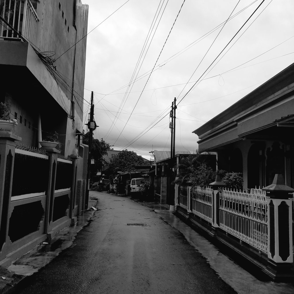 Frischa_Fe's tweet photo. rainy day https://t.co/86KiwFa7ac