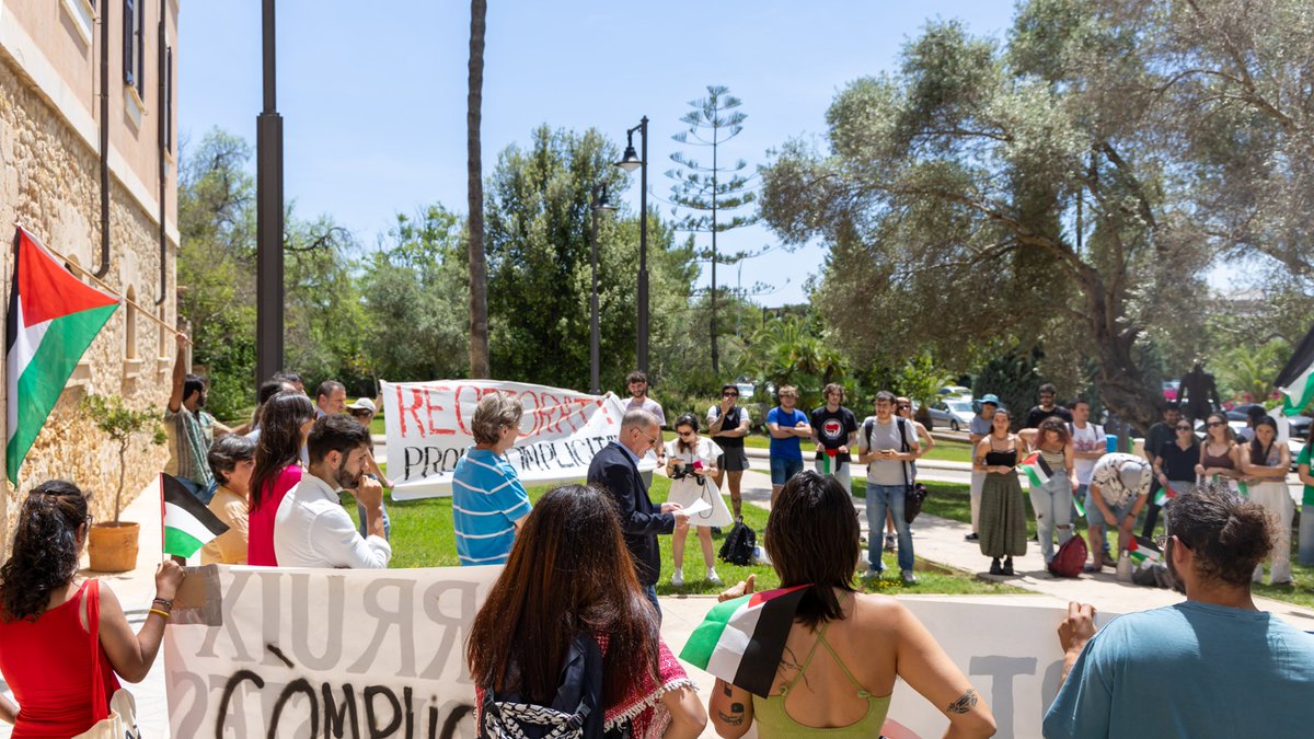 🔴 El Consell de Direcció de la UIB fa una crida a la convivència universitària i reitera el compromís amb la pau i els drets humans.

El Rector demana que la protesta respecti les normes de convivència universitària.

▶️ diari.uib.cat/Hemeroteca/El-…