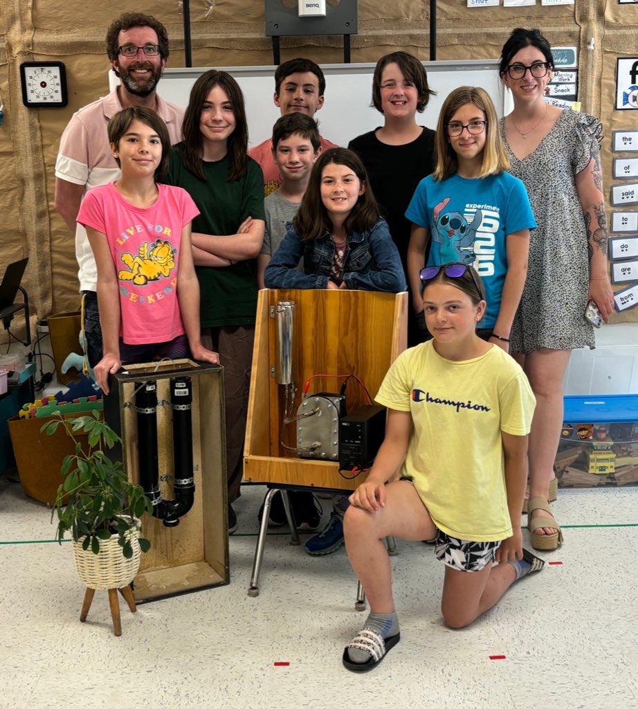 Peoples Choice Awards 4 <a href="/SamsungCanada/">Samsung Canada</a> voting closes in 6 days &amp; our small town school needs your support! Check out <a href="/CDSBEO/">CDSBEO</a> St. Mary-St. Cecilia’s solution that could reduce carbon emissions by 20% nationally. Make it a class activity.<a href="/MsNormaMcD/">Norma McDonald</a> <a href="/EOecta/">Eastern OECTA</a> 
bit.ly/vote-pca