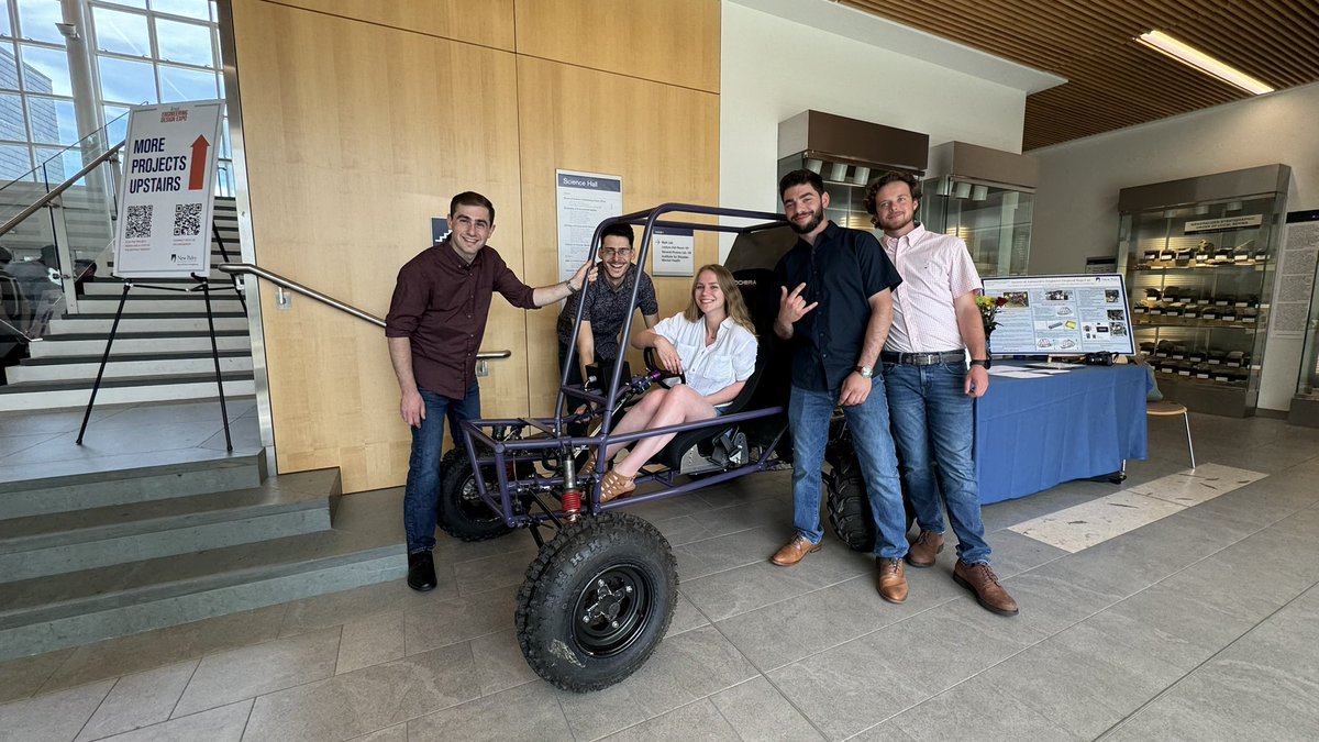 newpaltz's tweet image. A day of #MindsAtWork, was definitely a day of celebration at SUNY New Paltz! Students across all disciplines shared their final projects with the entire campus and New Paltz community.

Well done and #GOHAWKS! 🧡💙🧡 #sunynewpaltz 

More Photos: sunynewpaltz.zenfolio.com/p410710050