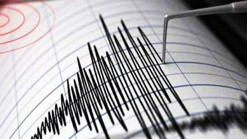 #Earthquake | 5.5 magnitude earthquake jolts #Bangladesh An earthquake measuring 5.5 on the Reichter scale jolted #Dhaka and adjoining areas in Bangladesh. The tremors were felt in Dhaka, #Chattogram, #Sylhet, and some other parts of Bangladesh. @DhakaPrasar