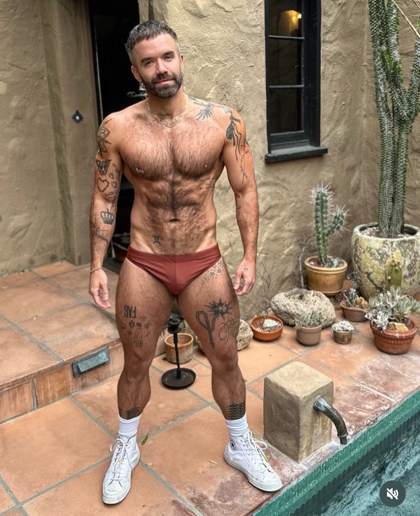 BJCUpdates's tweet image. PHOTO: Who is coming to @BrianJustinCrum’s birthday show tomorrow? 

ticketweb.com/event/brian-ju…