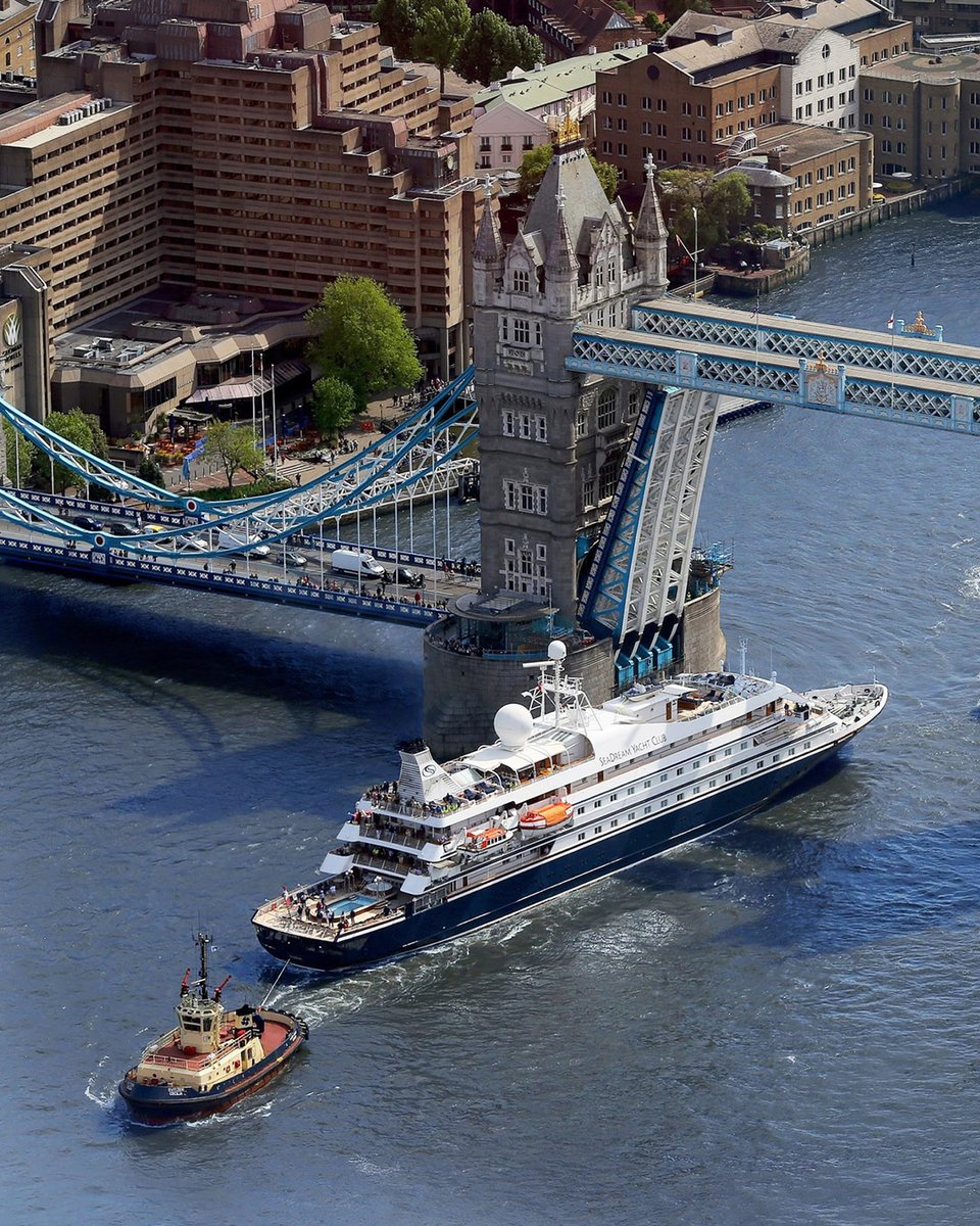 Can your ship do this? SeaDream calls on celebrated yachting harbors, docking at marquee destinations with finesse, like alongside London's Tower Bridge.

#ItsYachtingNotCruising #SeaDreamYC #LondonBridge