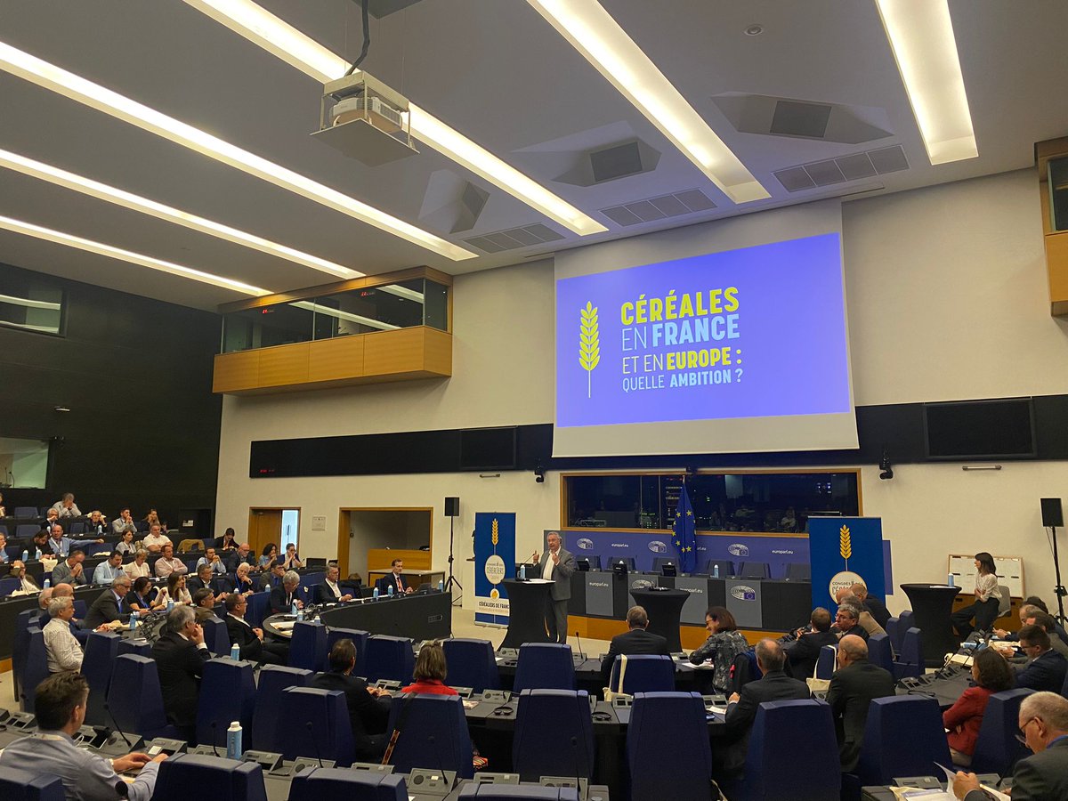 AGPB_Cerealiers's tweet image. Top départ du congrès de l'AGPB au @PEStrasbourg où sont rassemblés les céréaliers de France !
Au programme : grand oral des candidats à quelques jours des élections 🇪🇺, analyse politique, contexte géopolitique ou encore Green deal.
Réagissez avec le #AGPBStrasbourg2024 !
