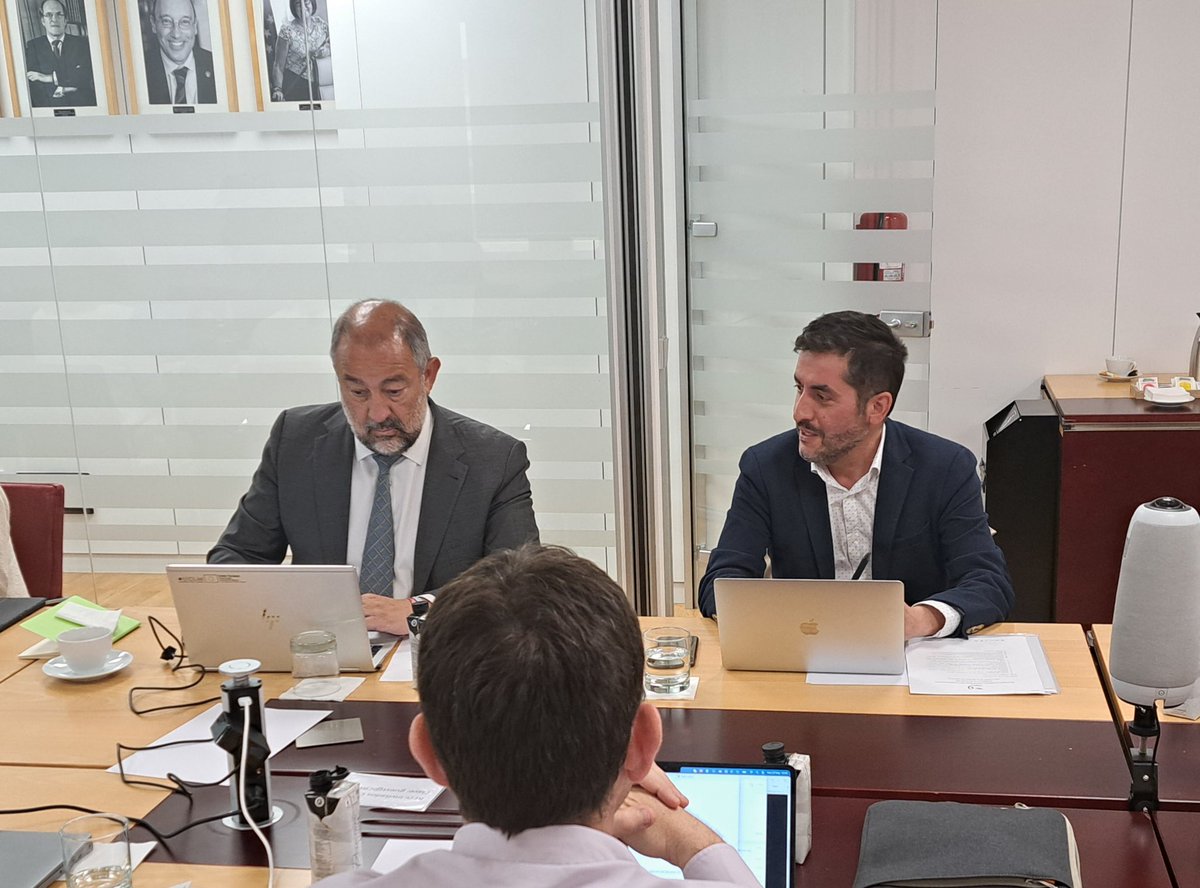 🎓En Madrid, en la sede de <a href="/CrueUniversidad/">Crue Universidades</a>, el <a href="/uni_g9/">G-9 de Universidades</a> ha avanzado en su cooperación en Investigación y Transferencia del Conocimiento. 🧪🔬📚:

Profundizando en la Ciencia Abierta y perfeccionando estrategias de evaluación de convocatorias de Investigación.

 ¡Nos vemos en