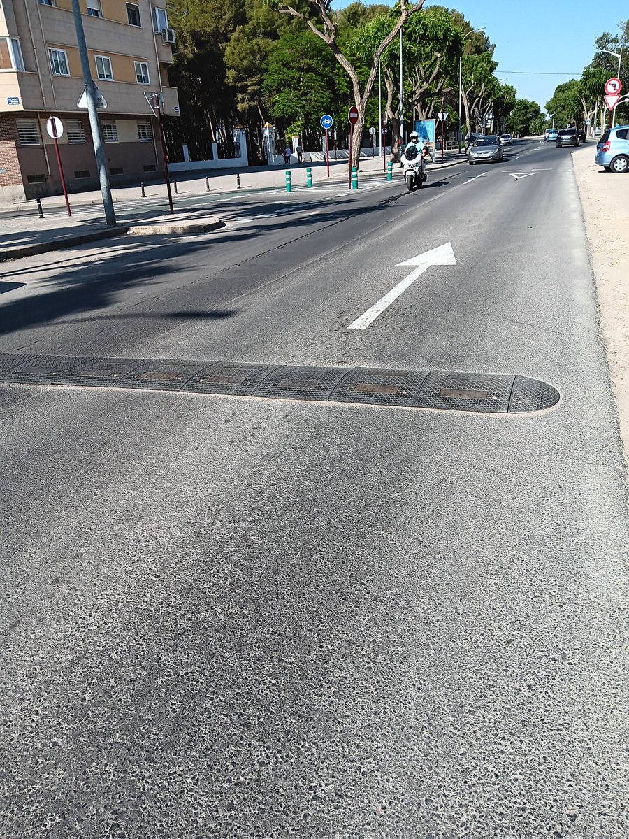 fran_fresneda's tweet photo. Gracias @AytoAlbacete por el mantenimiento de los badenes de velocidad... sin el cual no hubiese pinchado...

@Selopezmanuel

#Albacete
#baden
#controldevelovidad
#tráfico

@masquealba https://t.co/OylVCtqB7p