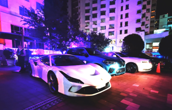 ICS1carus's tweet image. Is this a cool car? Does anyone know it?