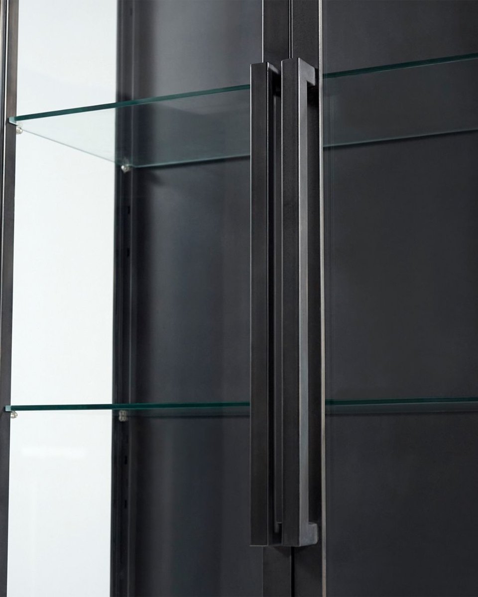 CyanDesignHome's tweet image. French country meets contemporary charm in the Bethlehem Cabinet🏡. With a removable cornice and oversized design, this curio is perfect for upscaling any space.✨ 

✨ Bethlehem Cabinet | Black

#cyandesign #cyanspring24 #designoutloud