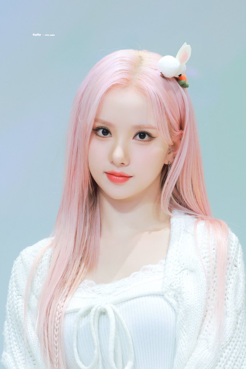 EunhaBrazil's tweet image. [🐰]

Hoje é dia 30 de Maio na Coreia, aniversário da nossa amada Jung Eunbi.

A fanbase deseja um feliz aniversário para ela, que sempre nos dá mais amor do que podemos retribuir. Demonstra ter um coração do tamanho do mundo, e uma felicidade imensa pelo que faz. #HBD_TO_EUNHA🩷