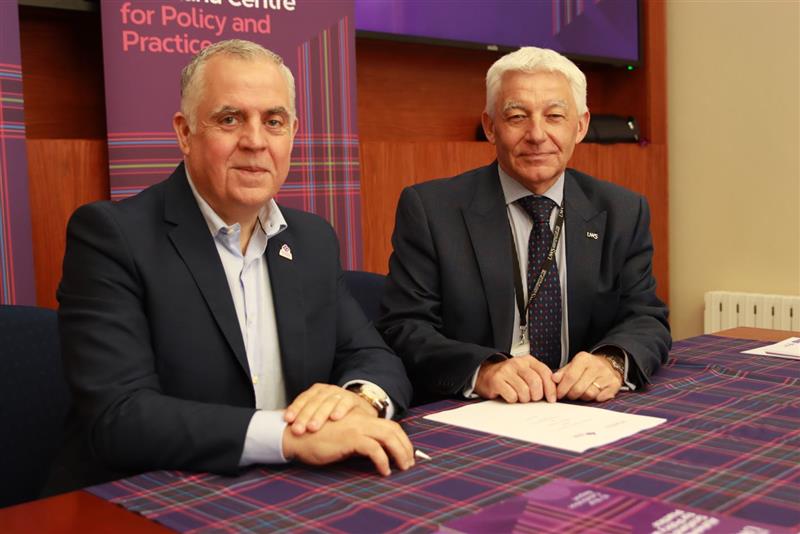 The UWS Alzheimer Scotland Centre for Policy and Practice (@AlzScotCPP) is continuing its fight against #dementia! This amazing collaboration with @AlzScot provides crucial support for families impacted by #dementia. Find out more:uws.ac.uk/news/uws-champ…

#DementiaAwarenessWeek