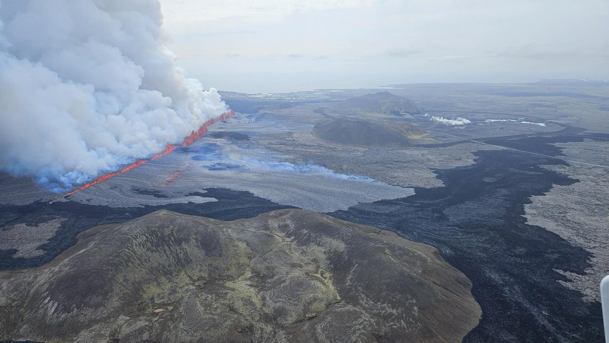 Here we go again! Another eruption has started on Reykjanes peninsula 🌋

🔵The impact is limited to a localized area near the eruption site.
🔵 It does not present a threat to life &amp; the area nearby had been evacuated.
🔵 No disruption to international or domestic flights.